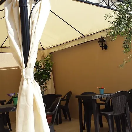 Il Terrazzo Di Archimede 住宿加早餐酒店 2*