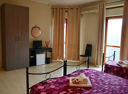 Il Terrazzo Di Archimede 住宿加早餐酒店 2*